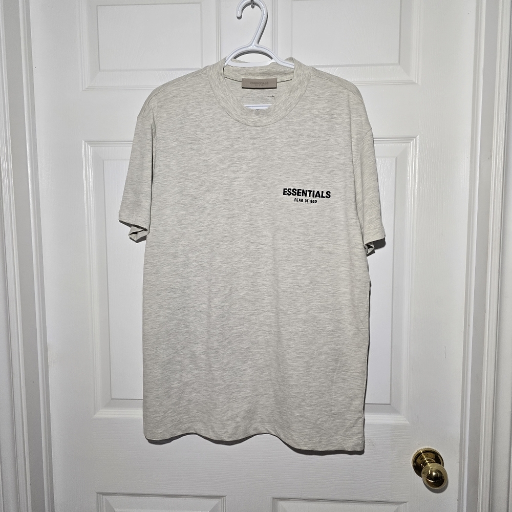 ESSENTIALS FEAR OF GOD NWT T-shirt
